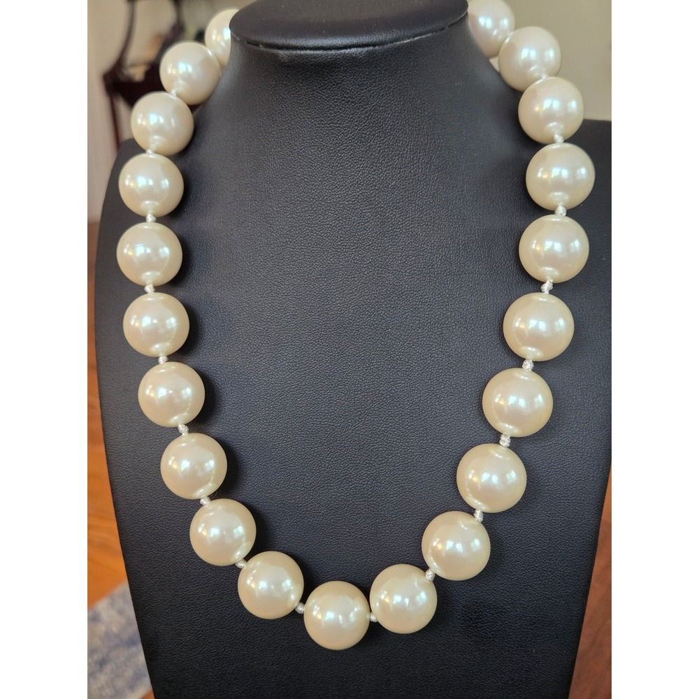 Faux Pearl Chunky Statement Necklace Vintage